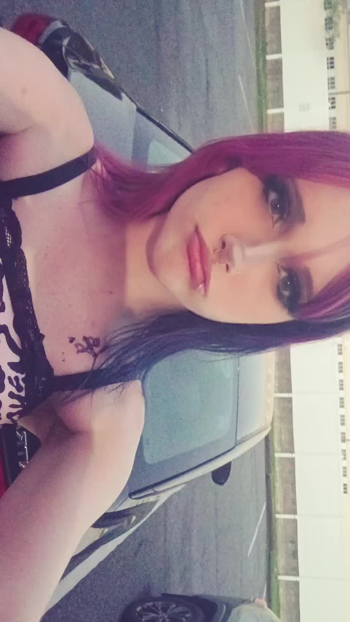 @𖣂