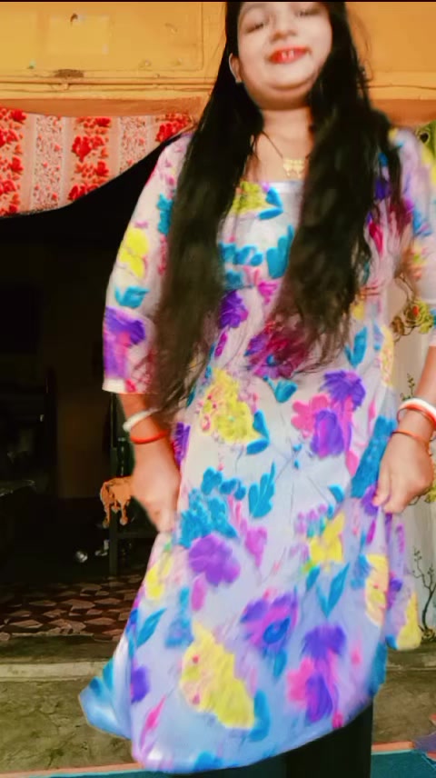 @Soni🙈 queen