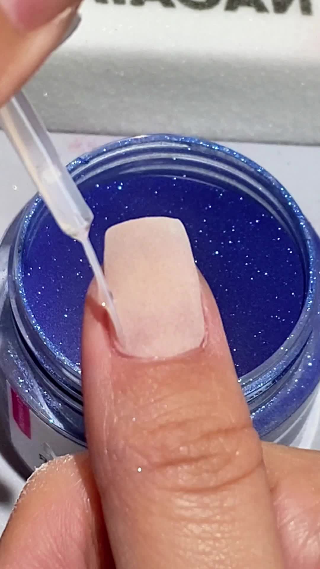 @Sharon_dipnails