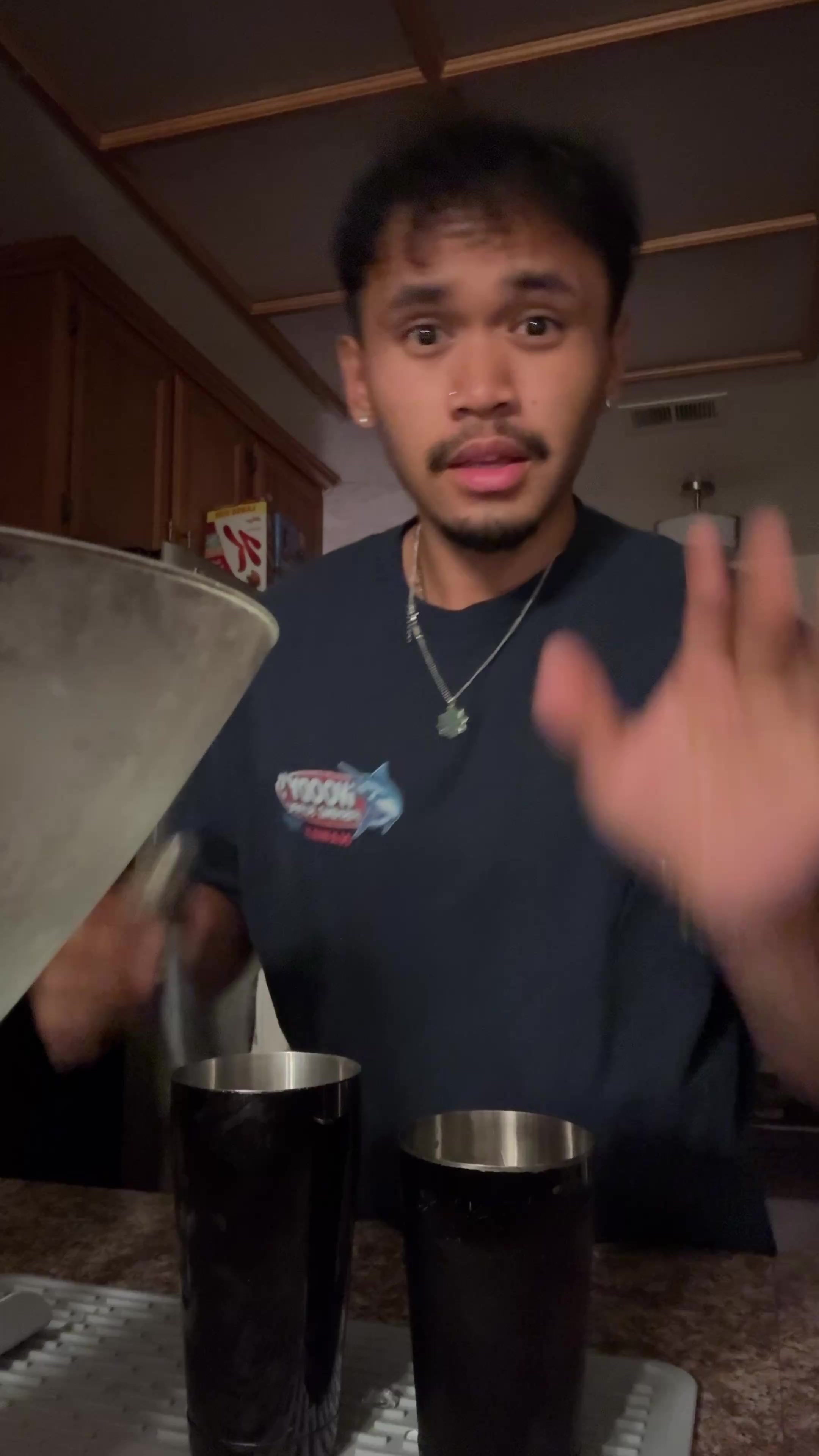 @ekek