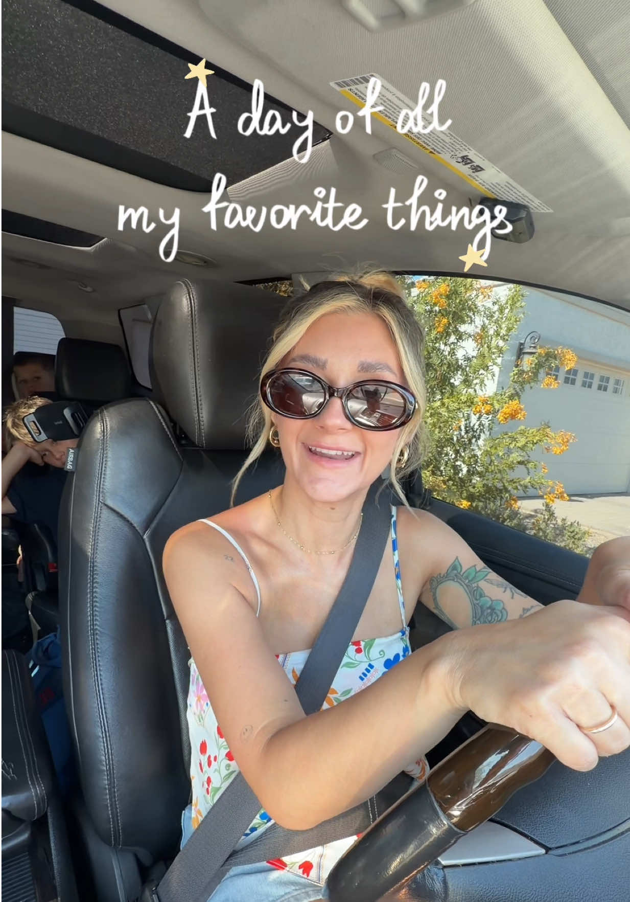 @Hales | boy mom | Teacher