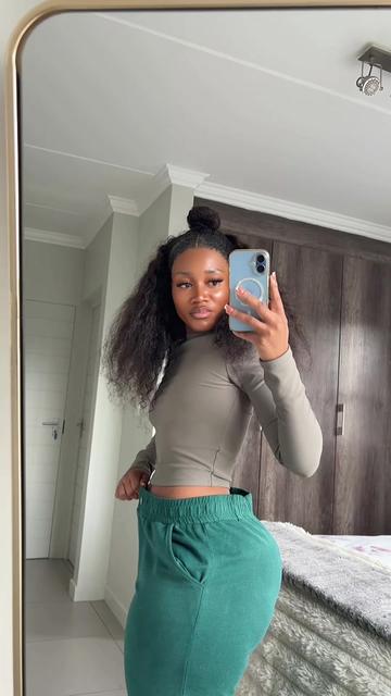 @Dee🇿🇦
