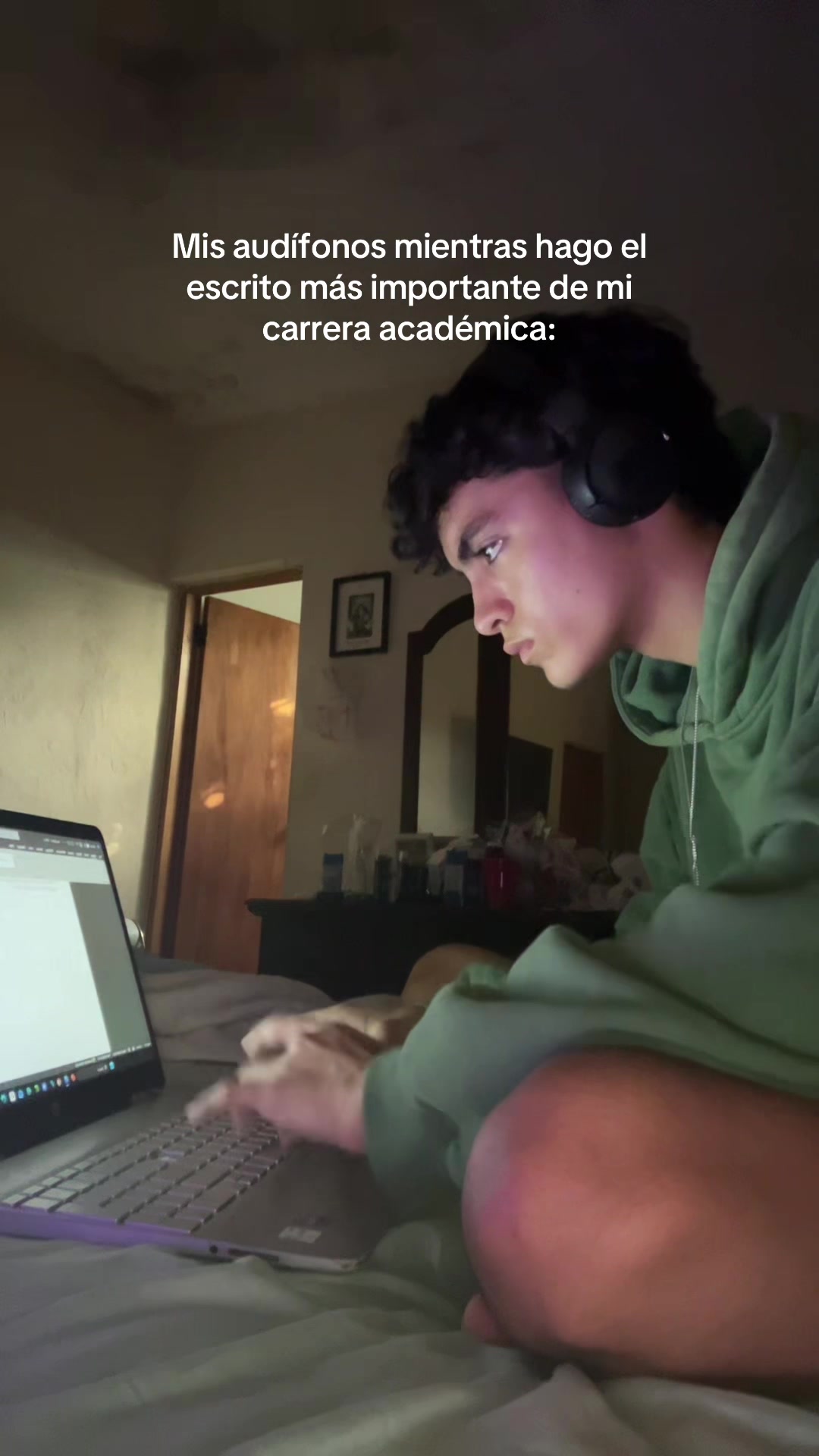 @VELEZZ