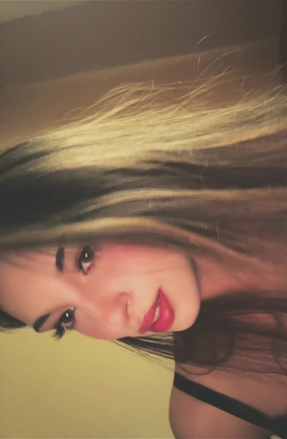 @🖤