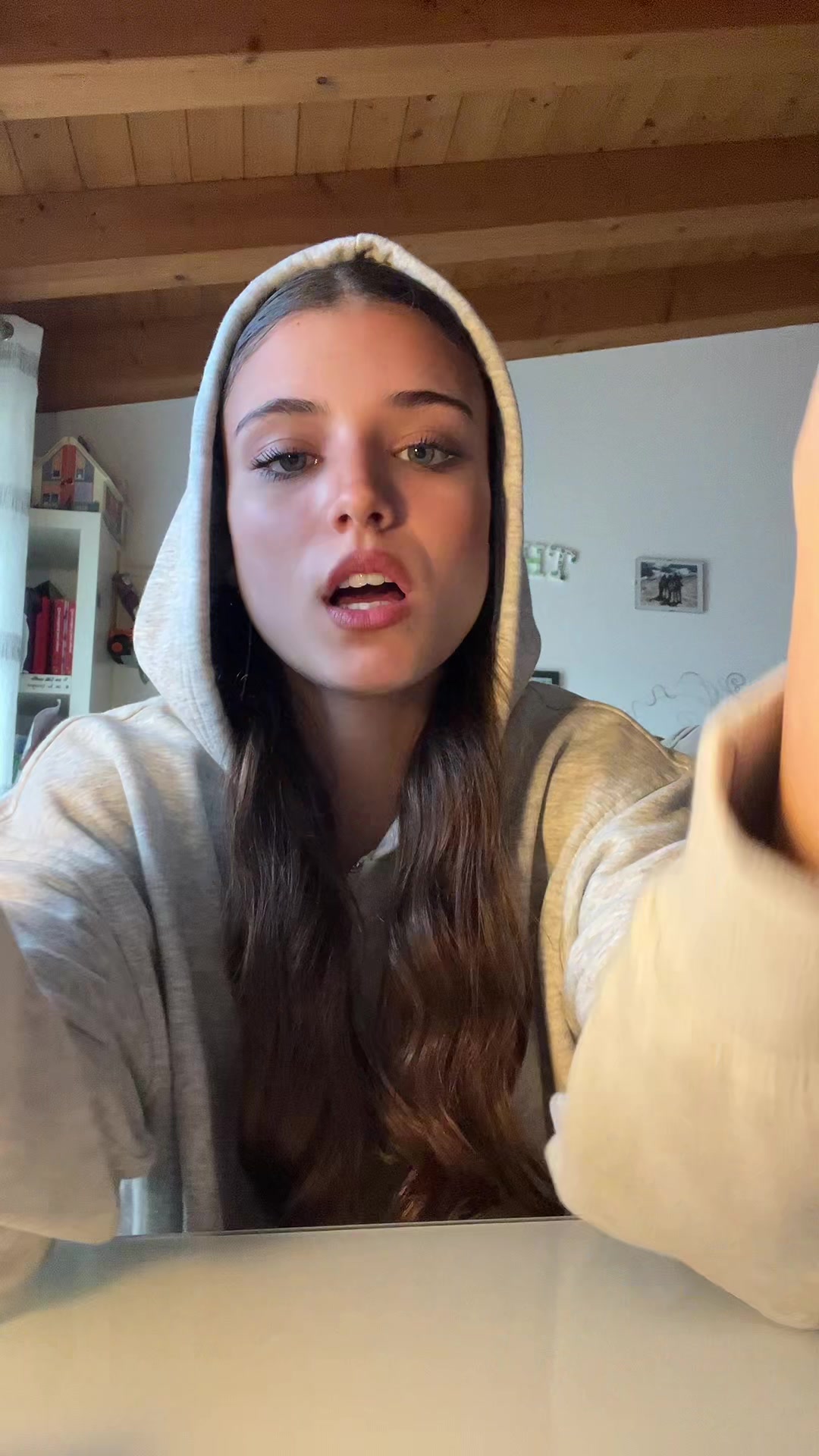 @𝓽𝓱𝓮𝓪.