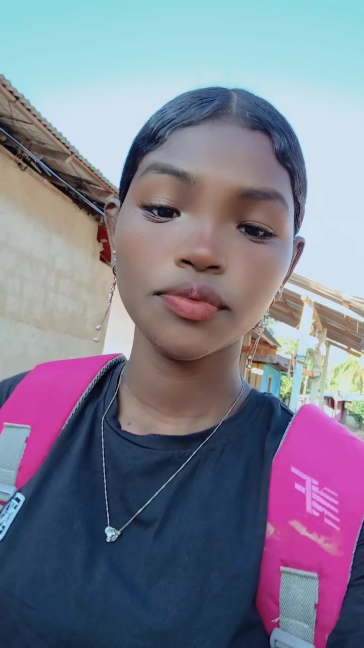 @🫦