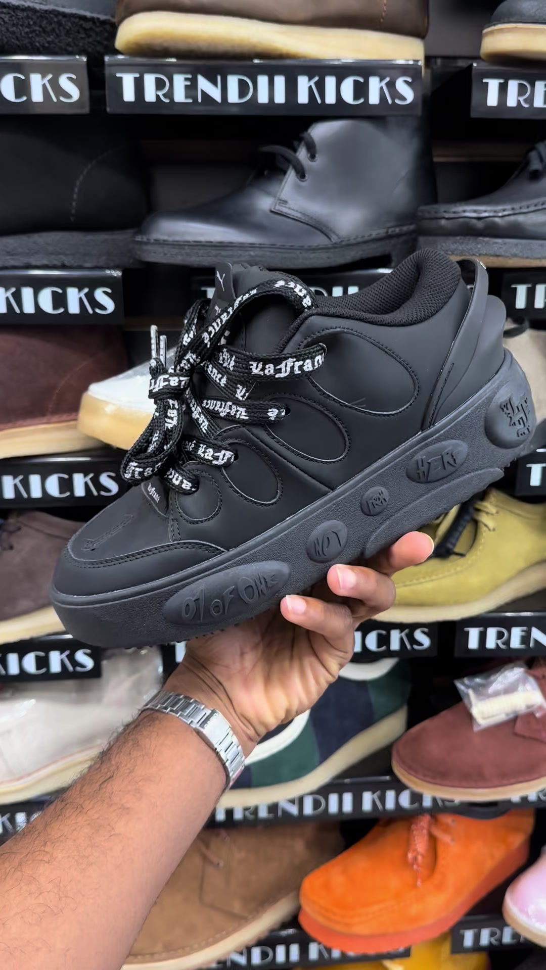 @TRENDII KICKS