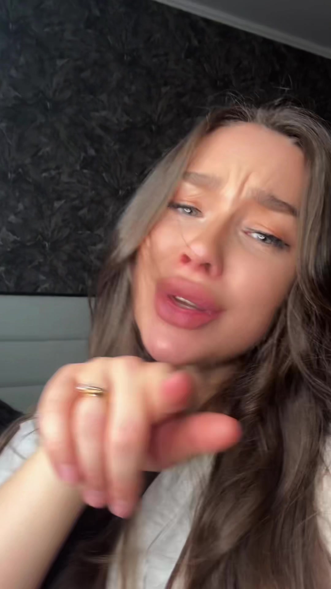 @Vi