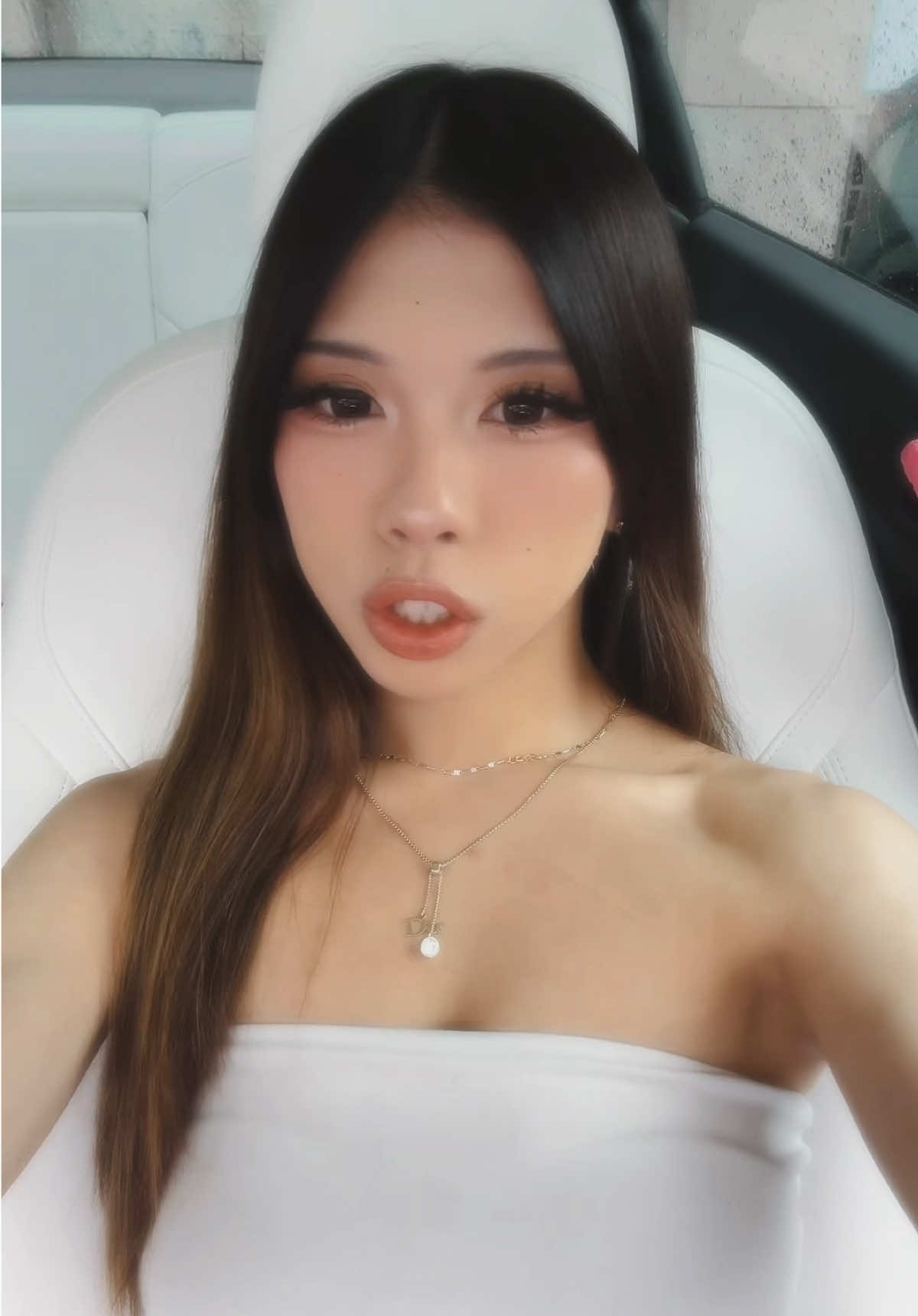 @CHLOE C