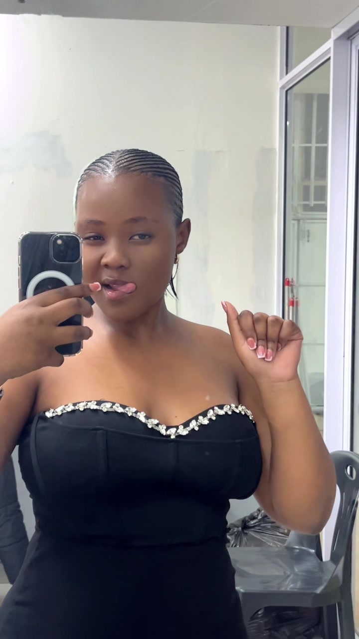 @Yonela _Qayiso