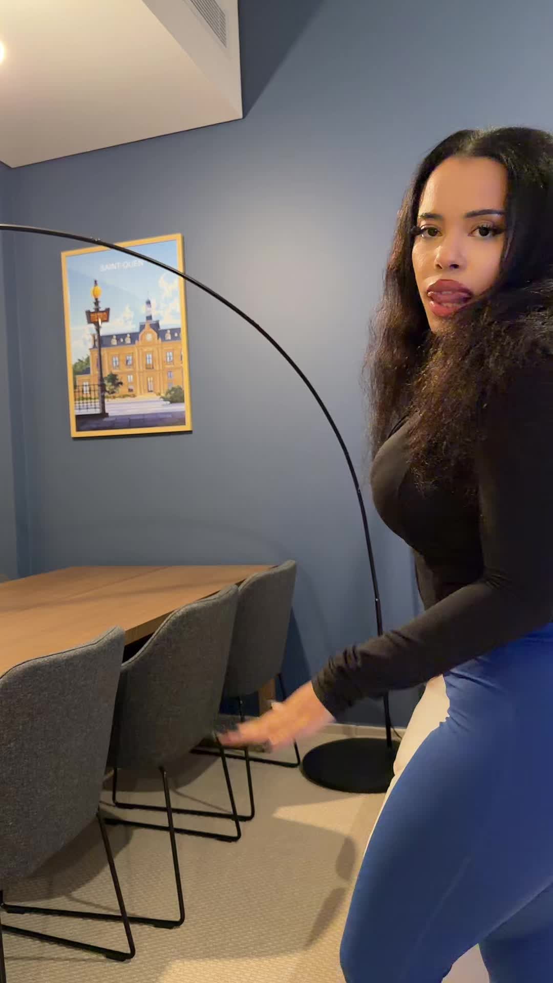 @angela