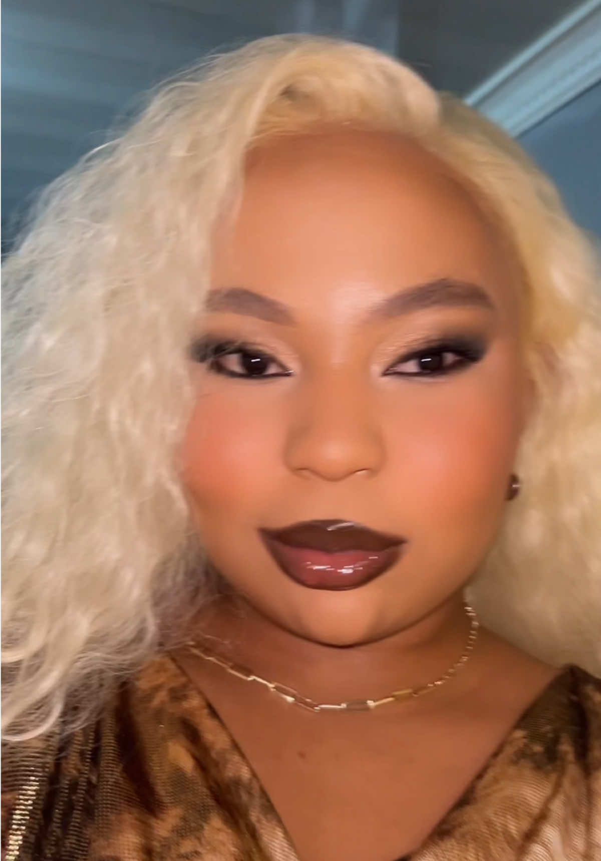 @VERONICA.