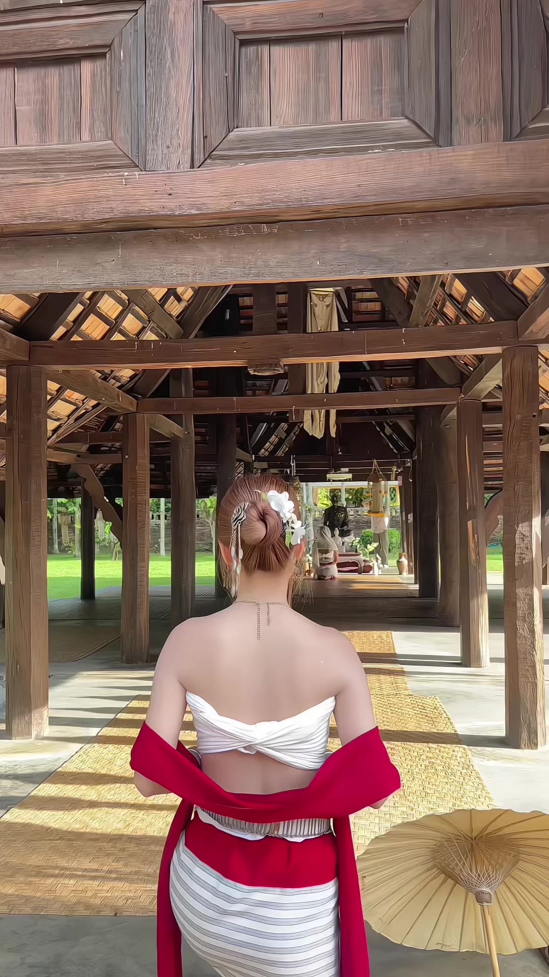 @โบวี่