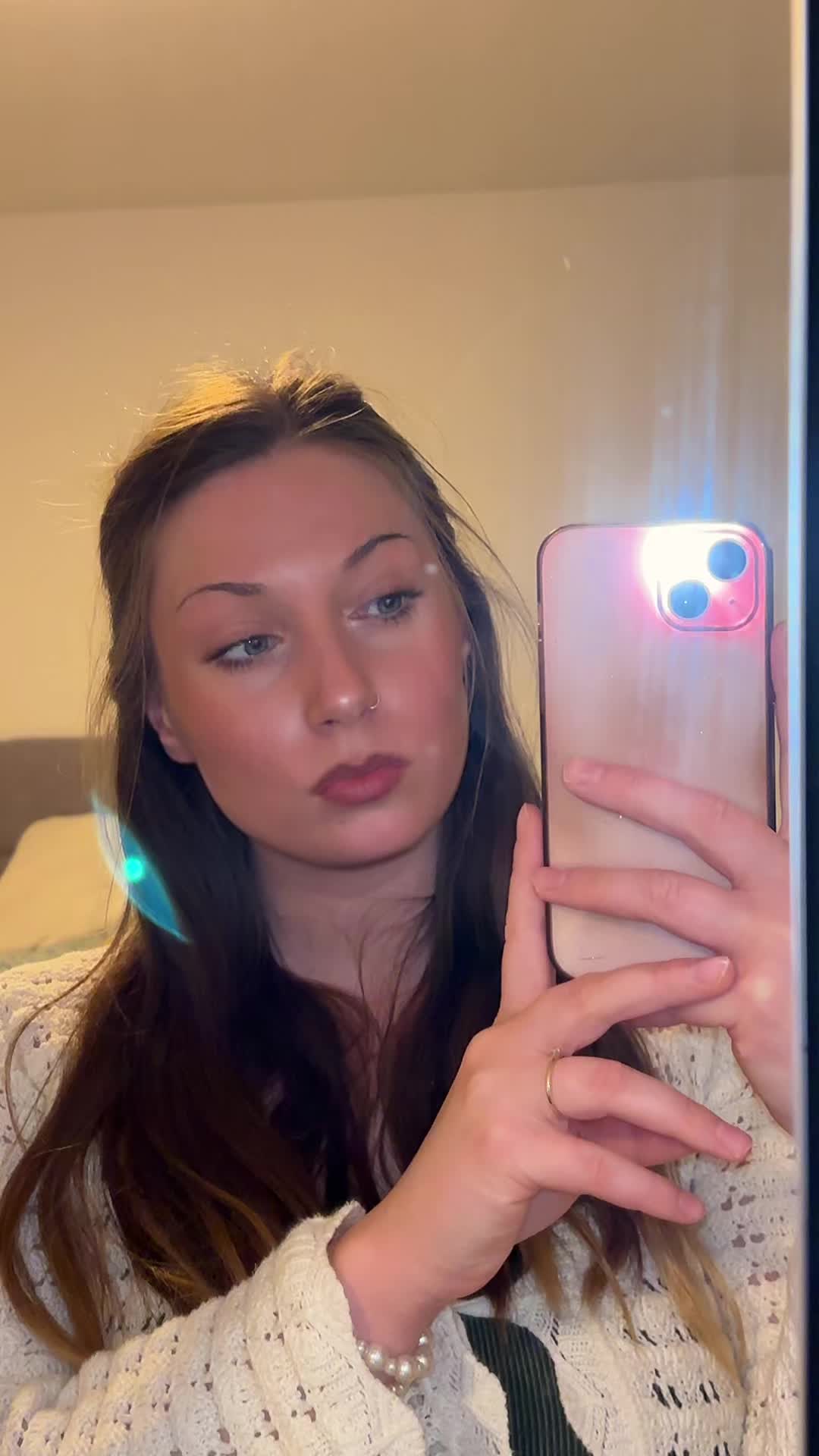 @laurafailz