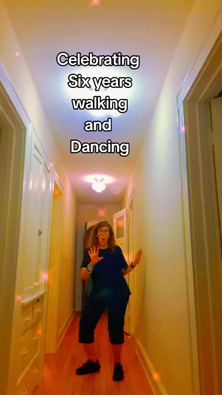 @AMRS ♡'s WALKING ♡'s DANCING
