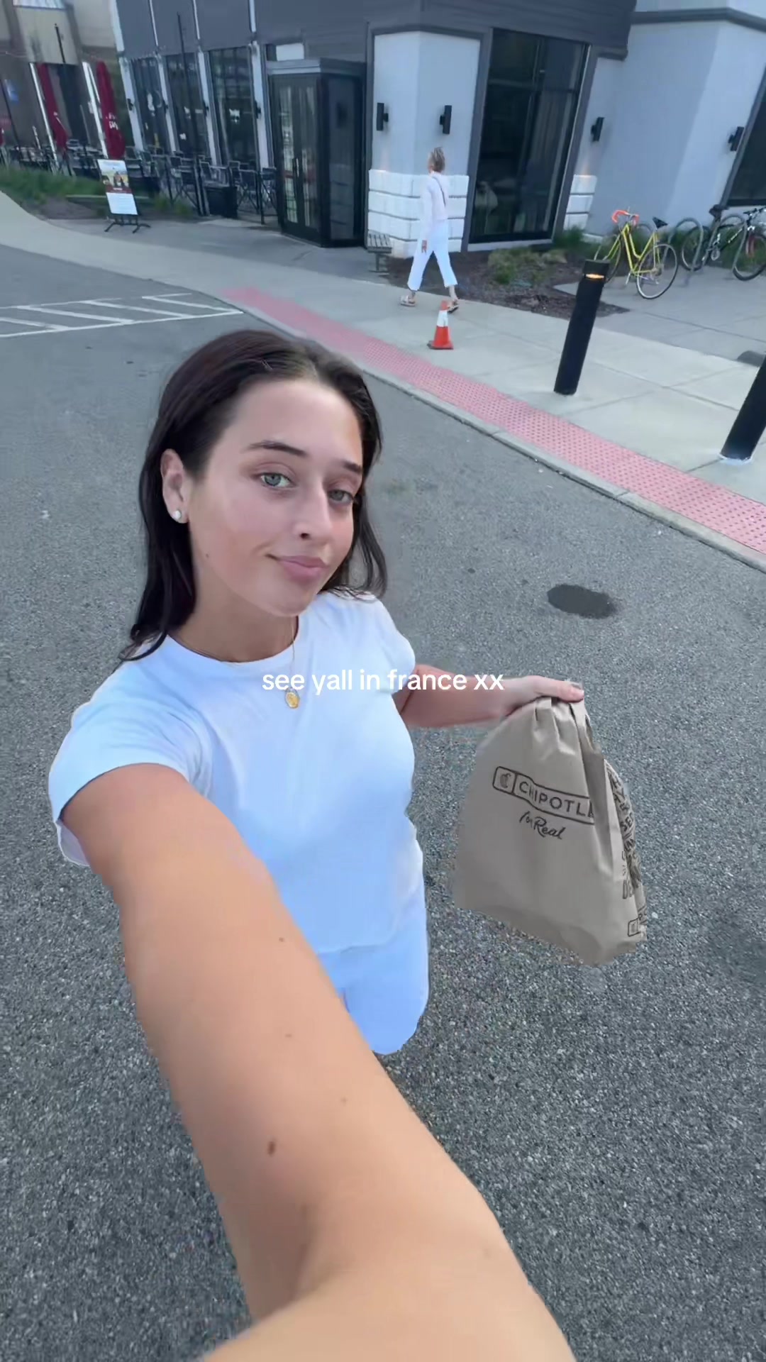 @mo