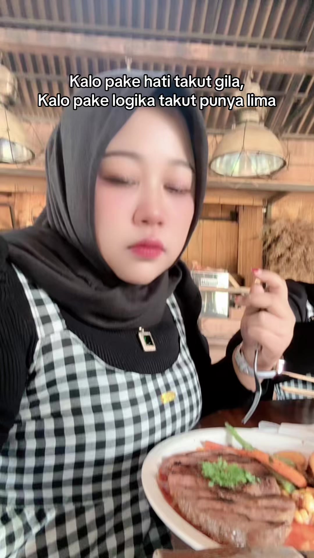 @QUEENBEEWEDDING