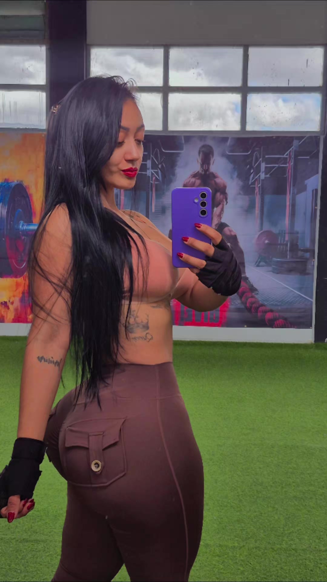 @Julie Vanesa . Te sigue