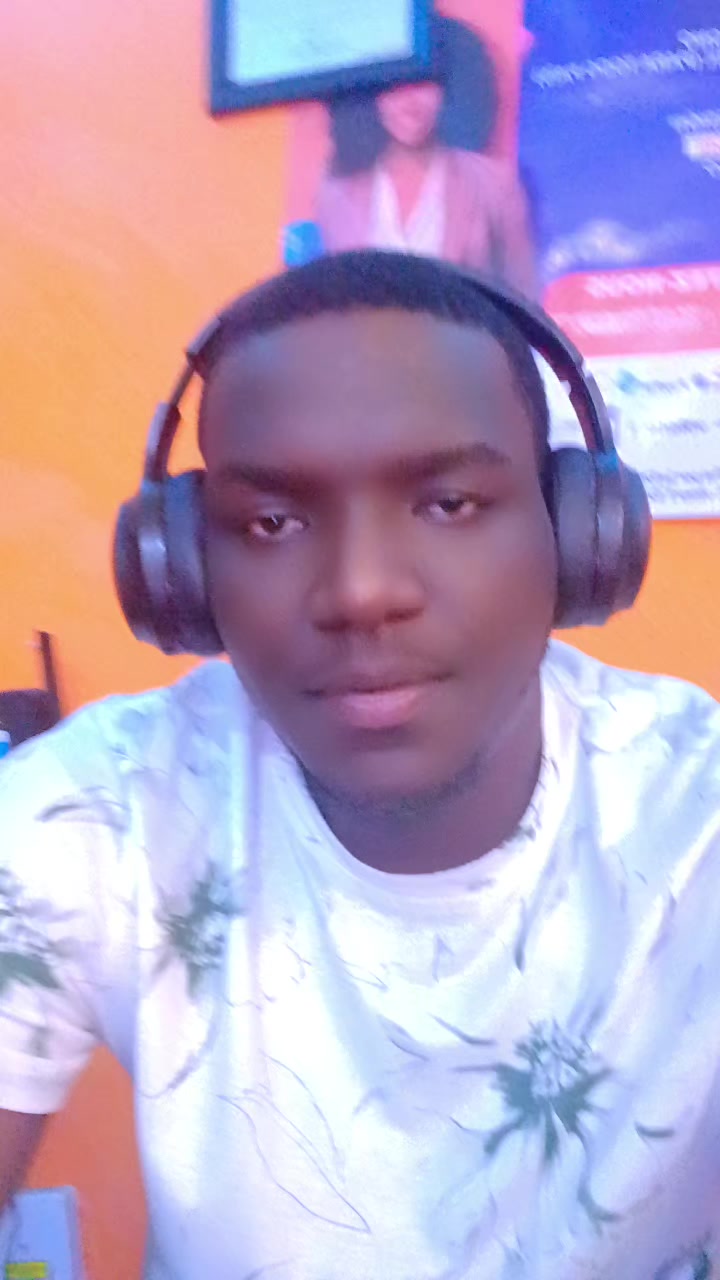 @Maestro Exameau🎸🇭🇹