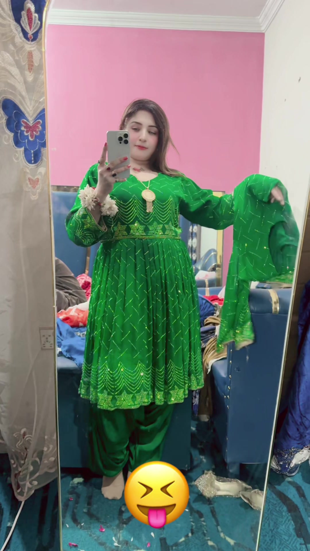 @zarosha_khan