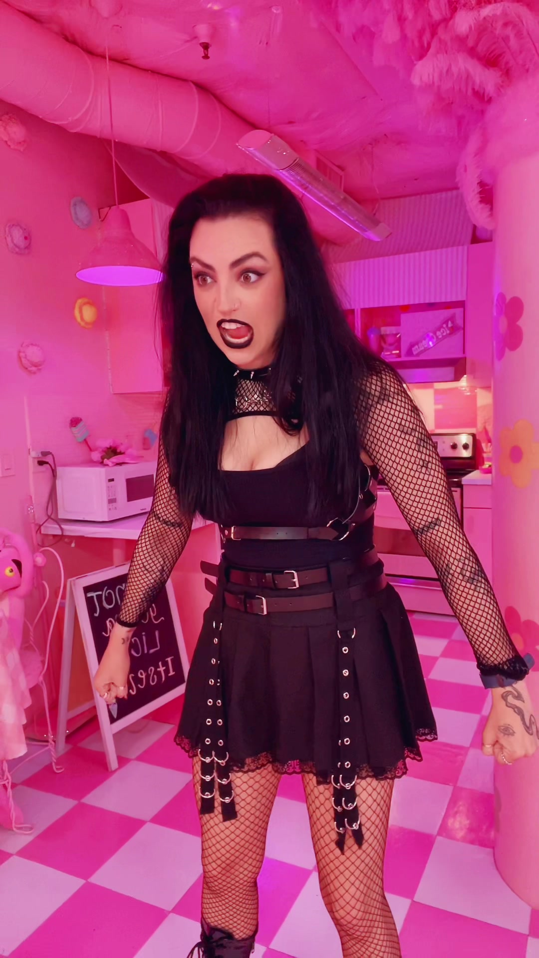 @callie.cosmic -> IG & YT