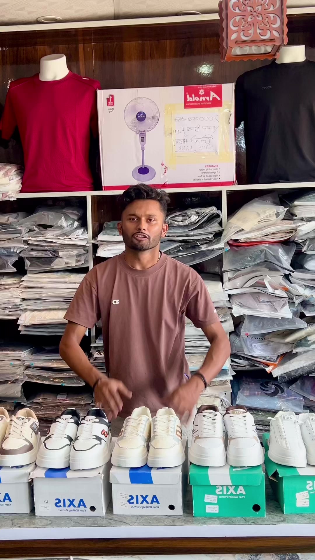 @Shoe Bank And Fashion Hunt