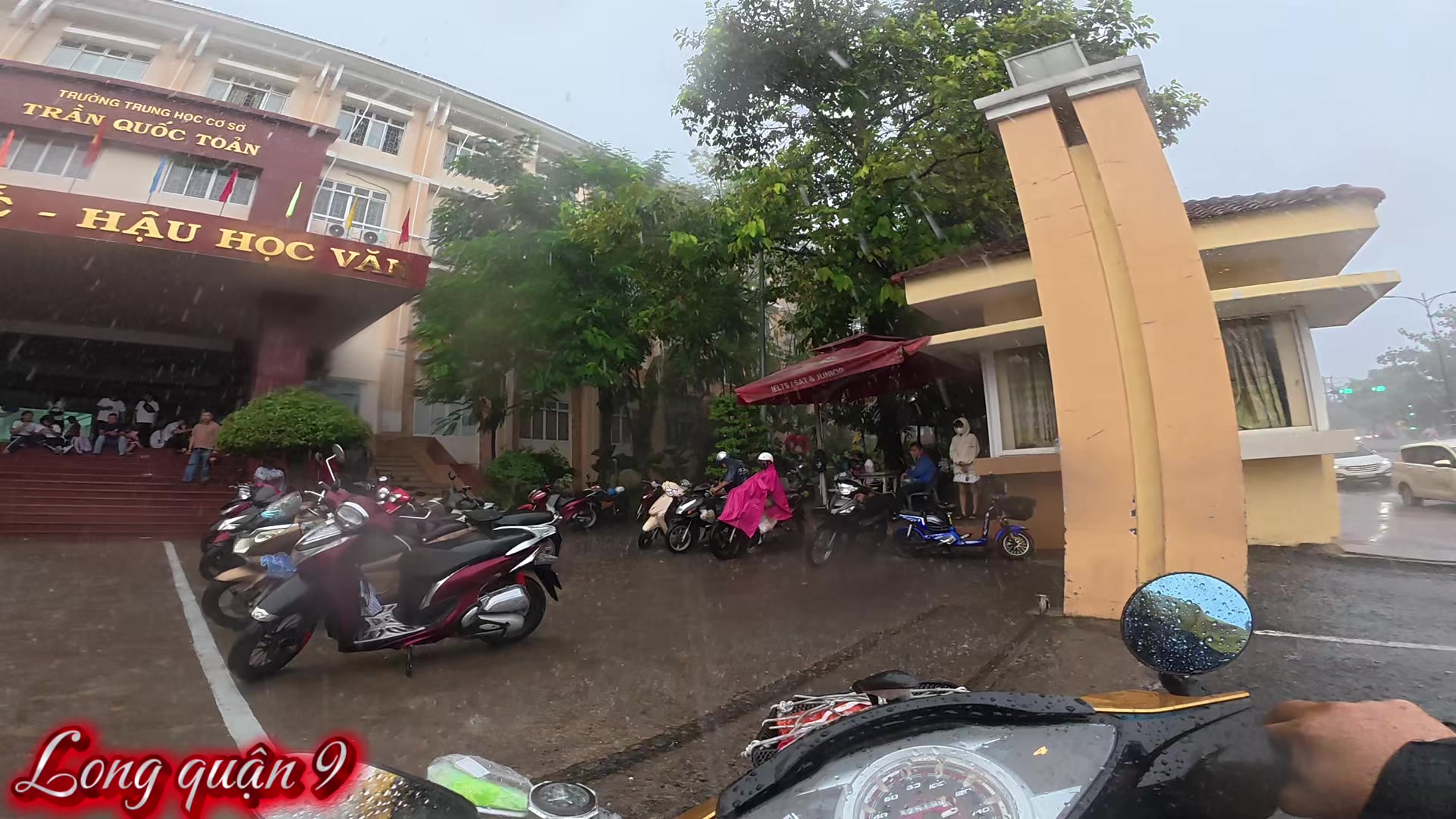 @Long Quận 9
