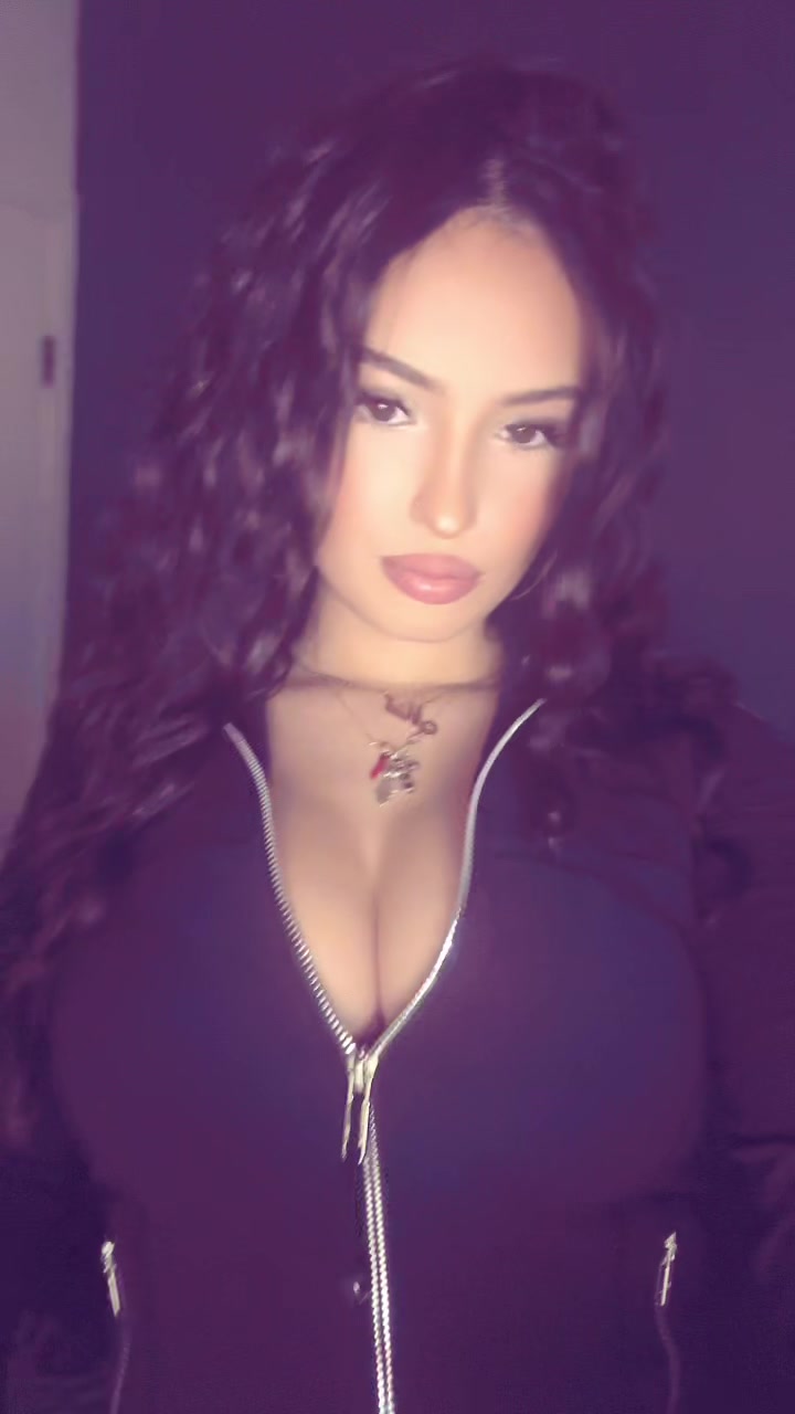 @𝓜𝓲𝓪 𝓜𝓬𝓒𝓻𝓸𝓻𝔂 🌶️💫