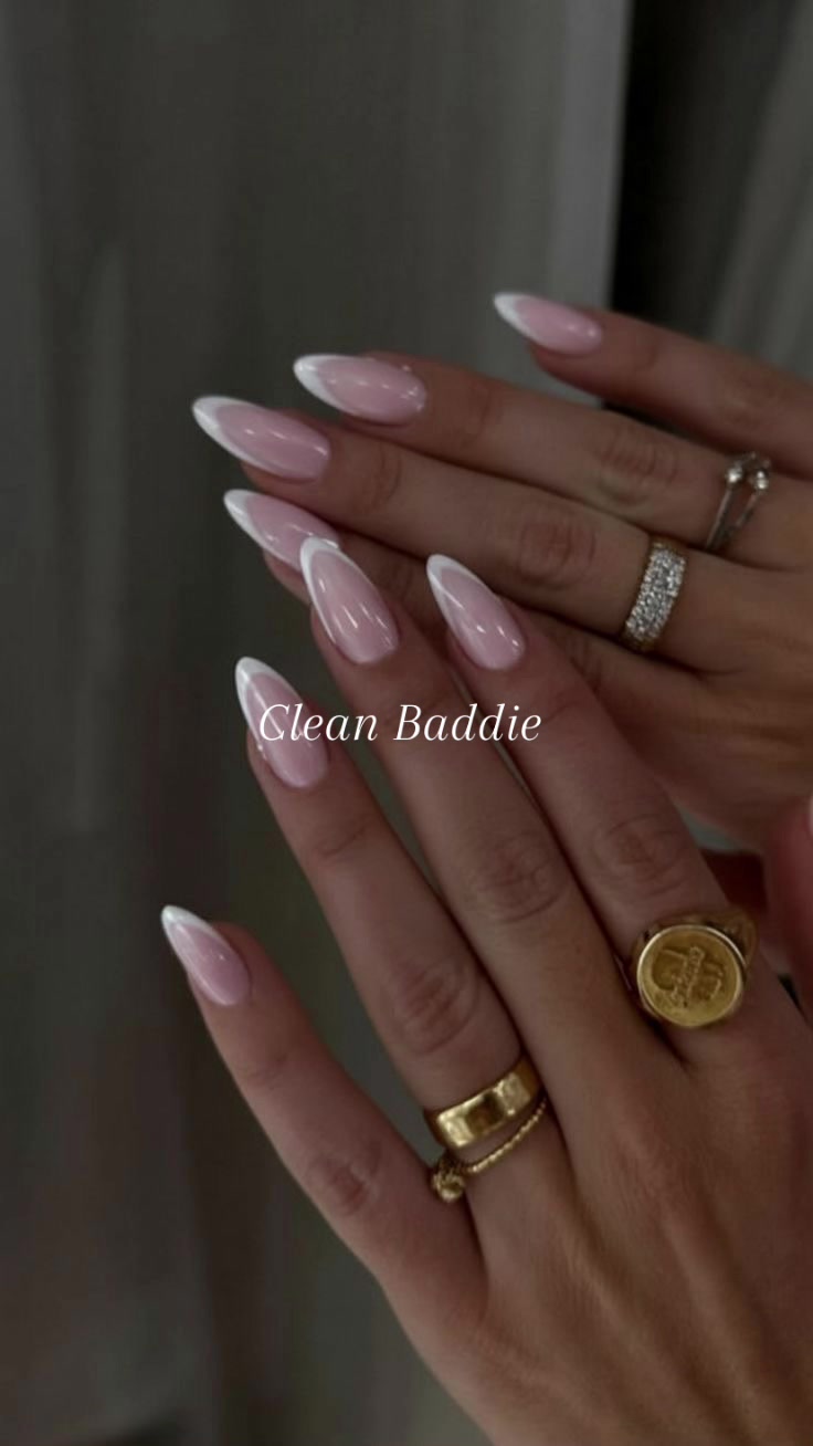 @𝒱ℯ𝓁𝓋ℯ𝓉ℬ𝓁ℴℴ𝓂𝒢𝒾𝓇𝓁 👑🩷