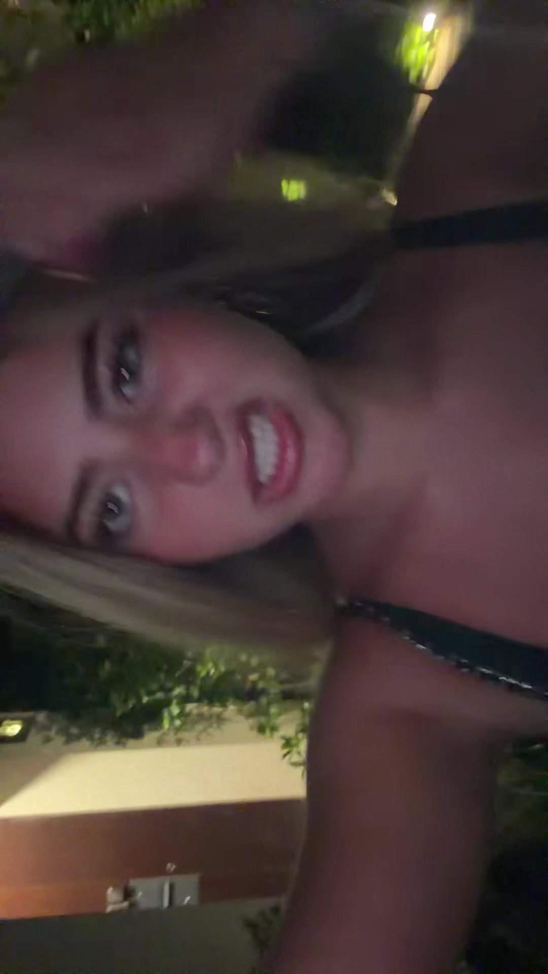 @3hotblondes_