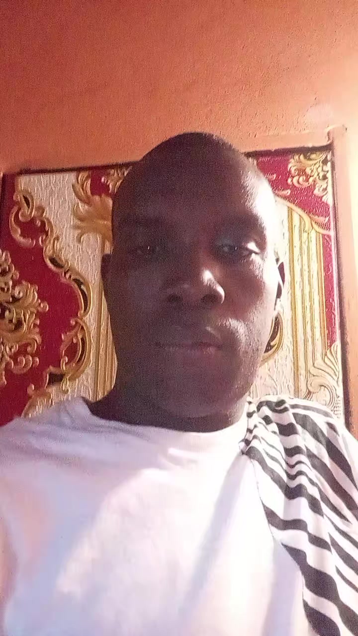 @Derval Maroon✊️
