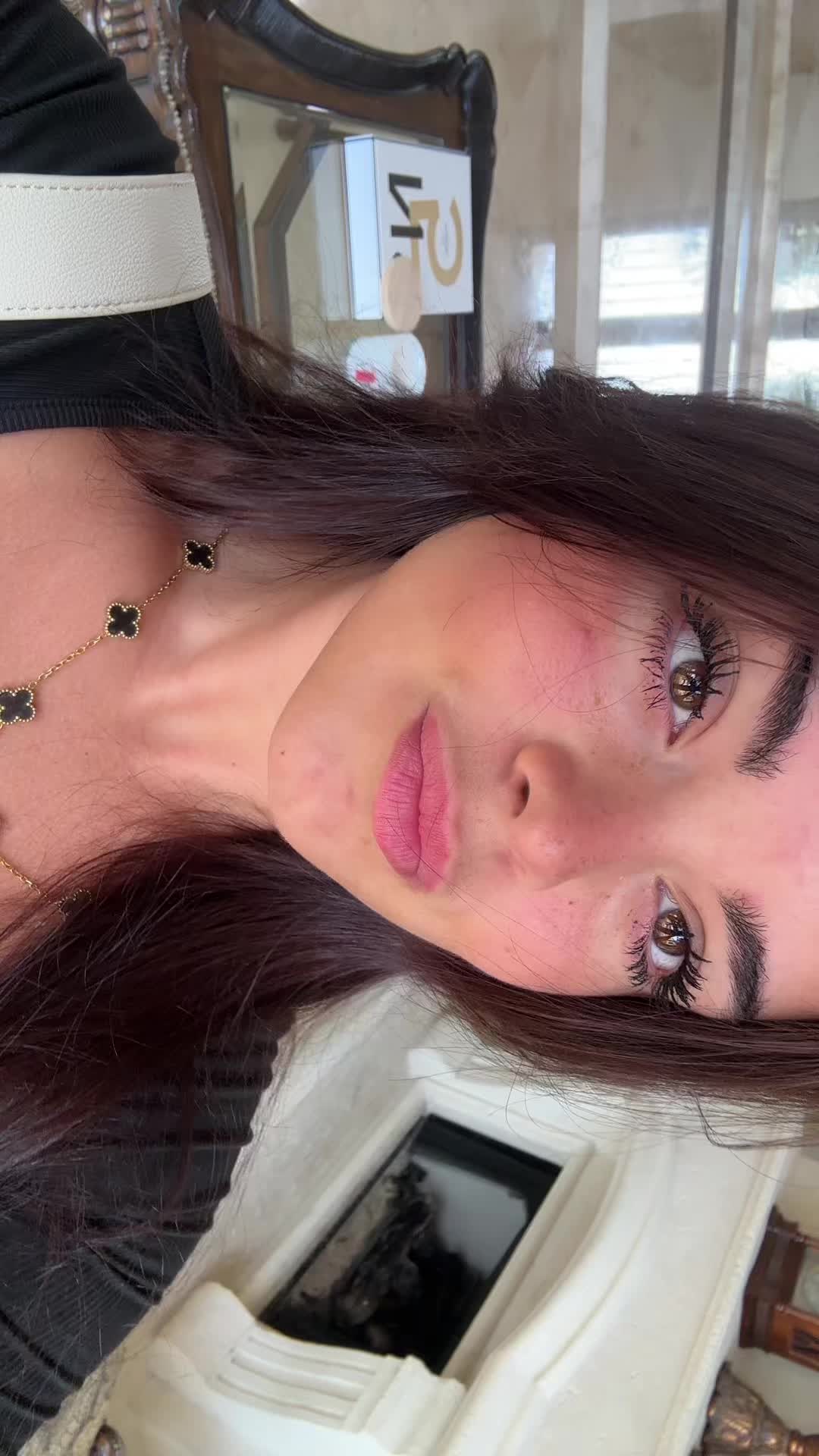@nicole