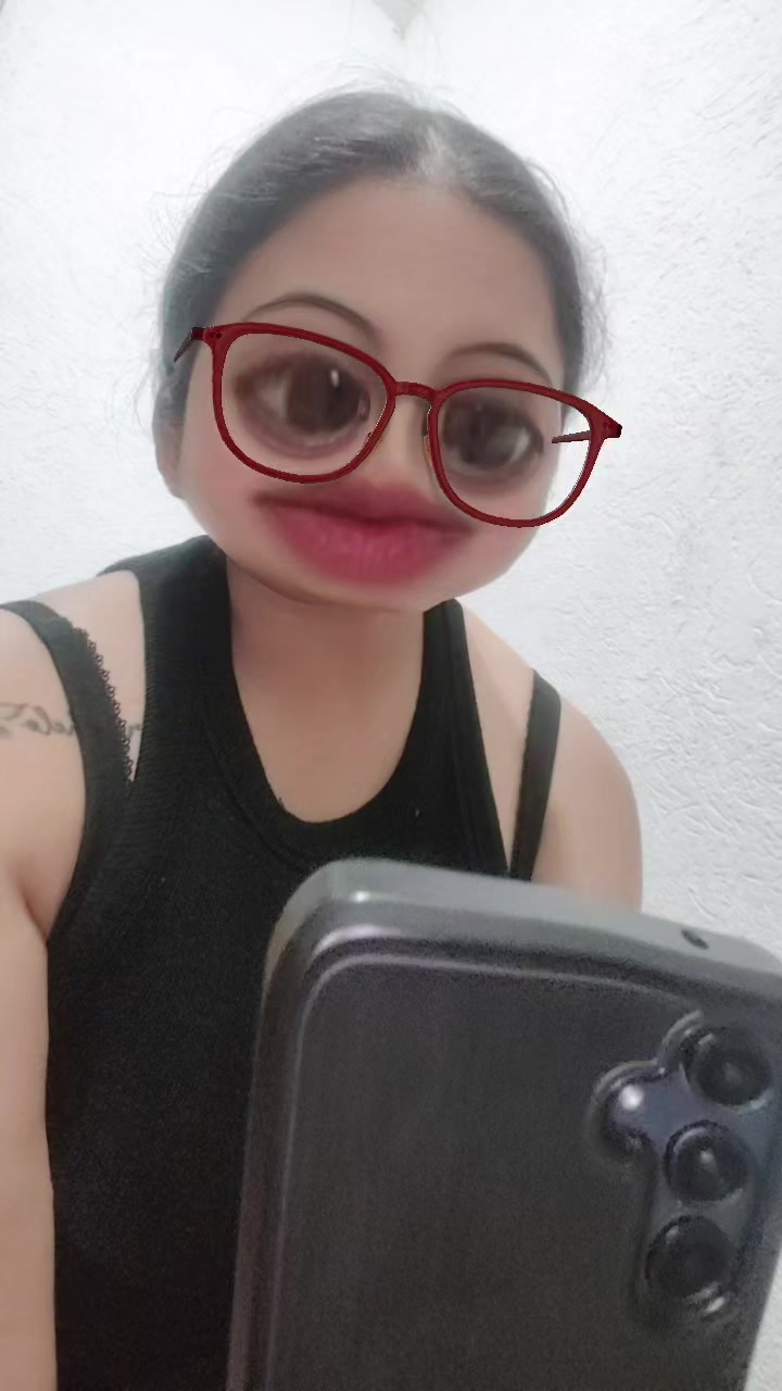 @Esther Alba