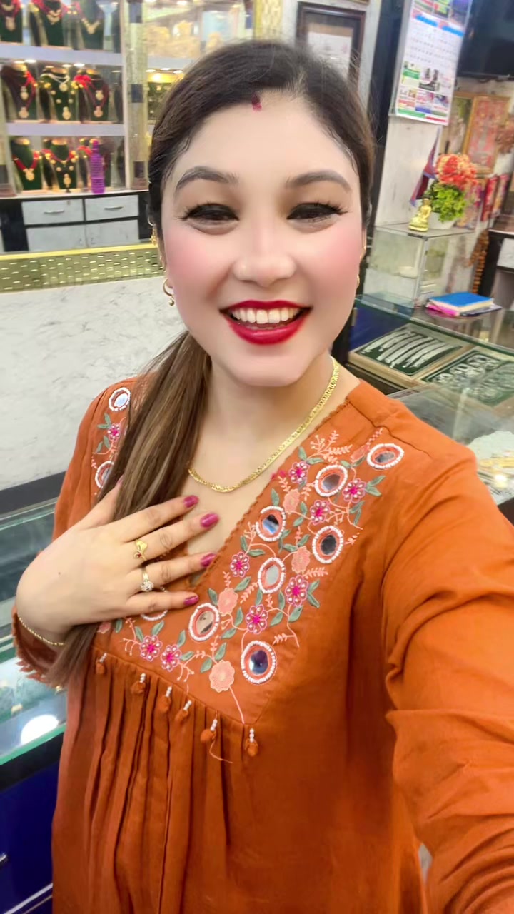 @पोखरेलि सुनचादी पसल चनौलि बजार