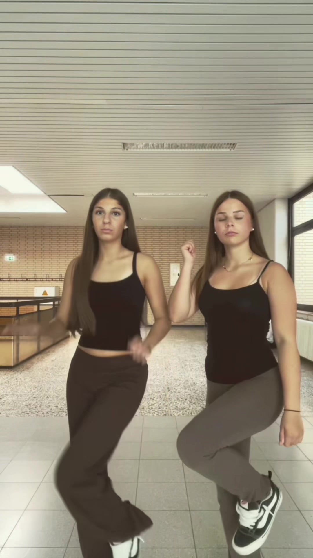 @👯&zwj;♀️