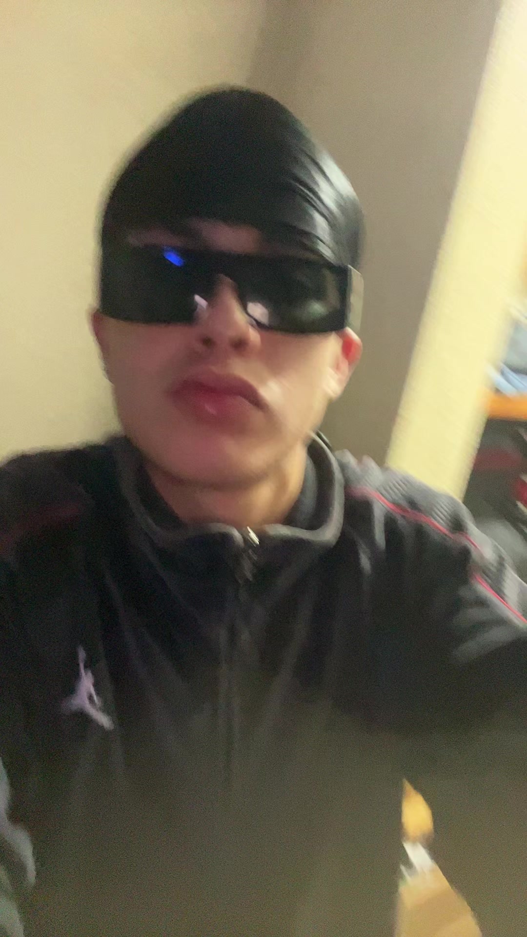 @Alezz_jxx