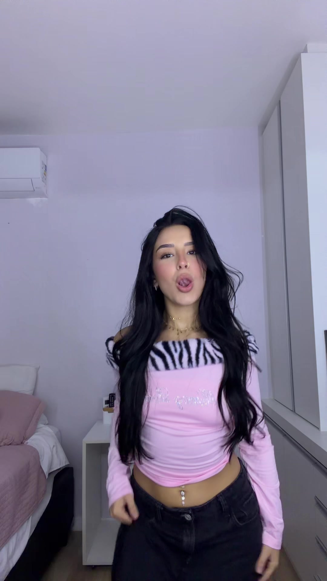 @thatafreitas