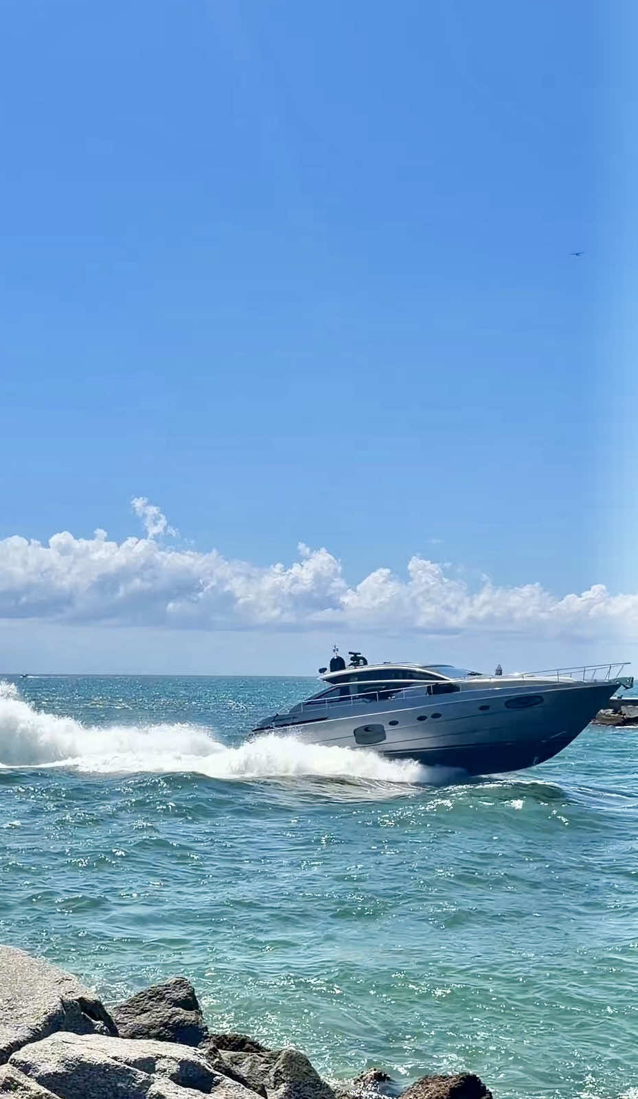 @Miami.Apatchy.TV