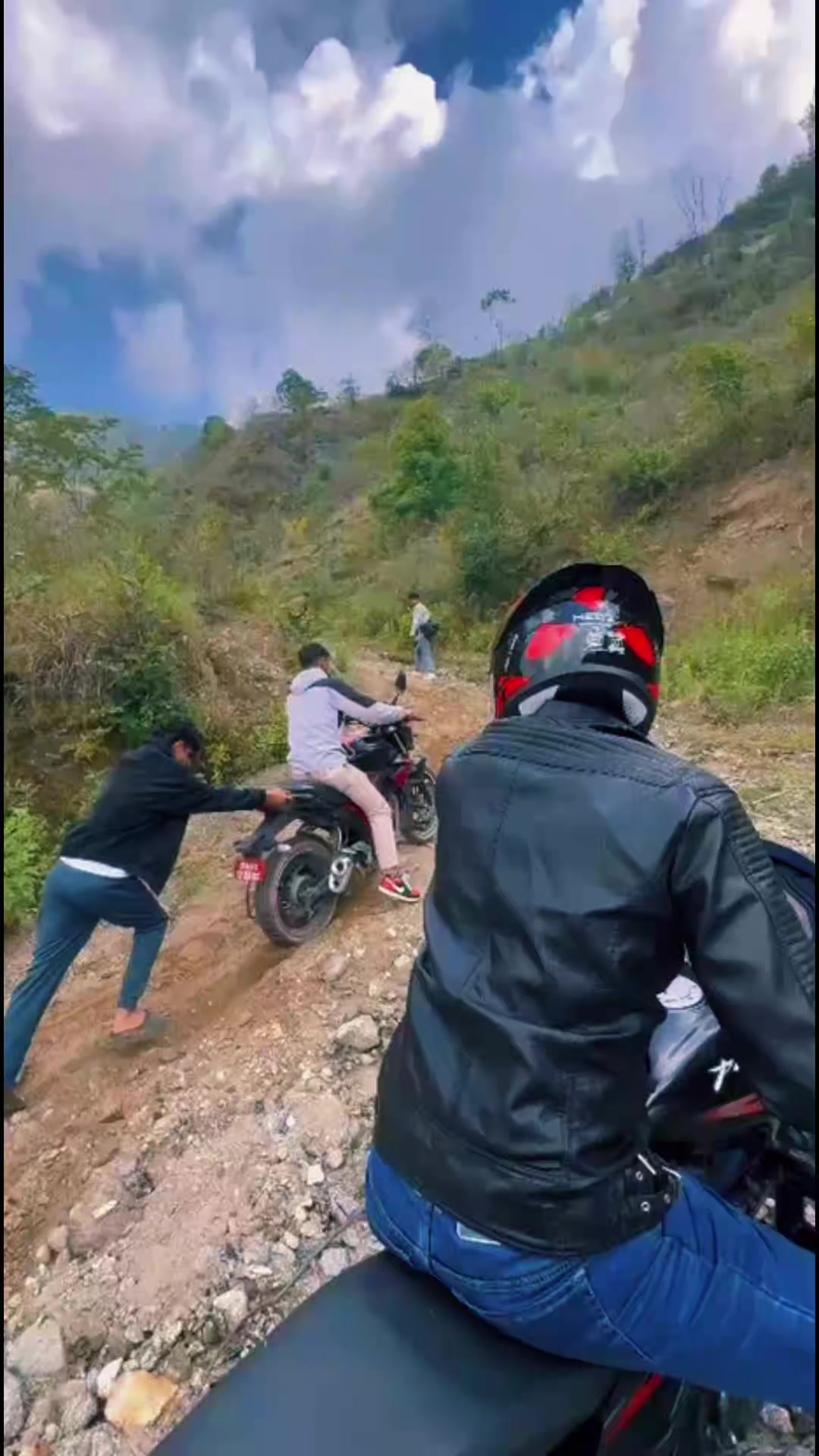 @niroj ghimire (माईला ✅)