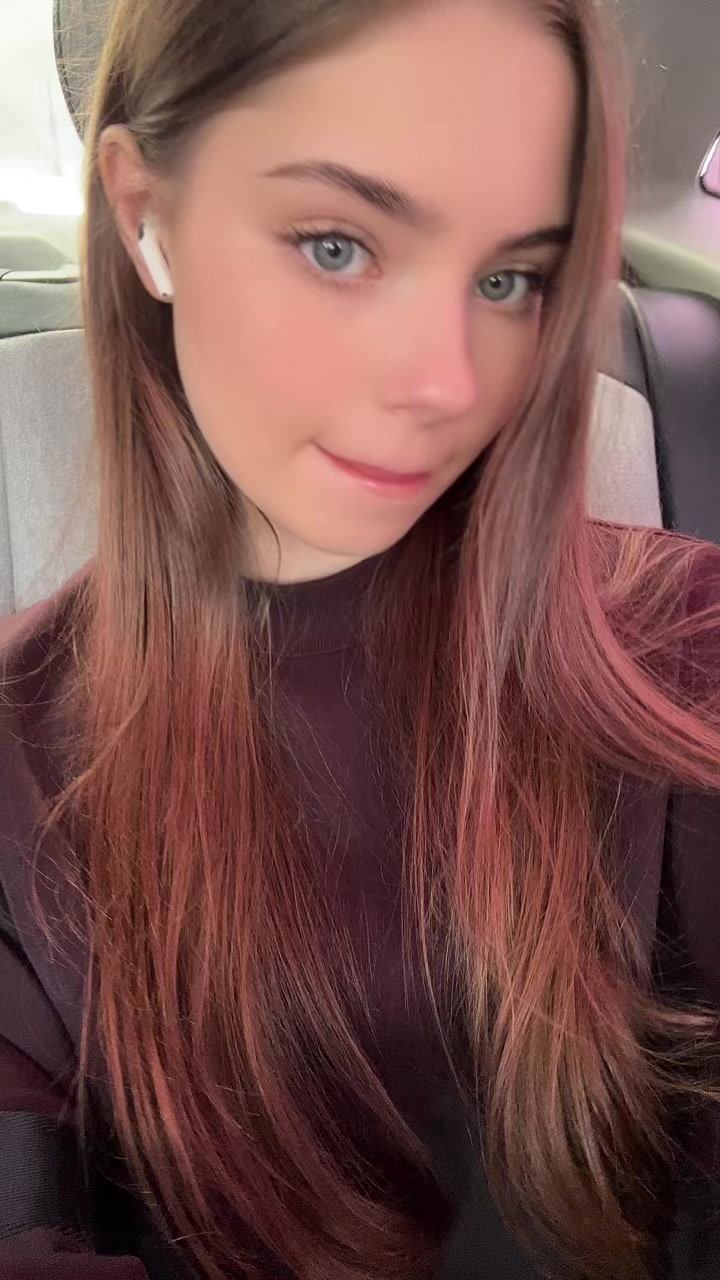@Elisv_