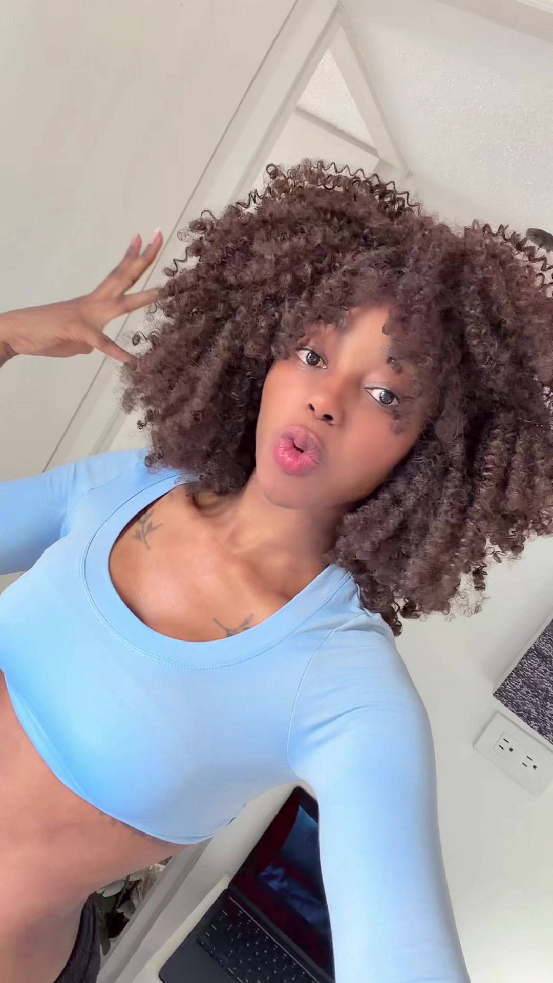 @Ebonypreciousss
