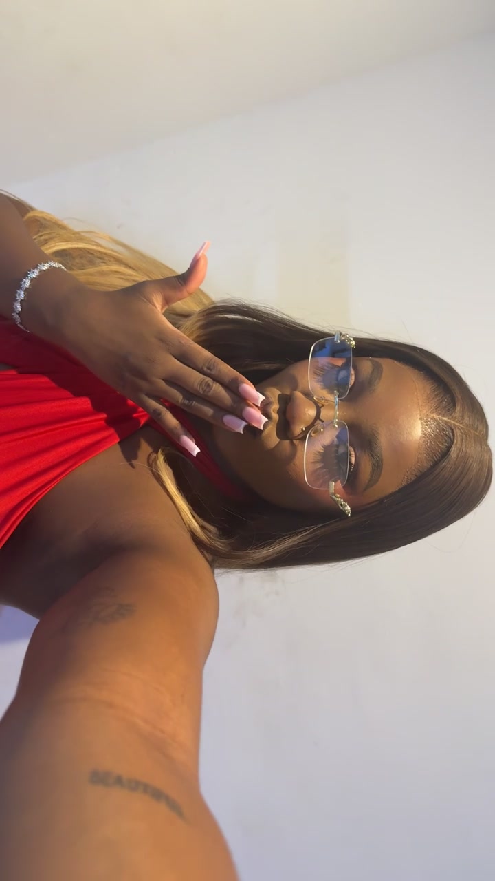 @Sandi bites twice.💎