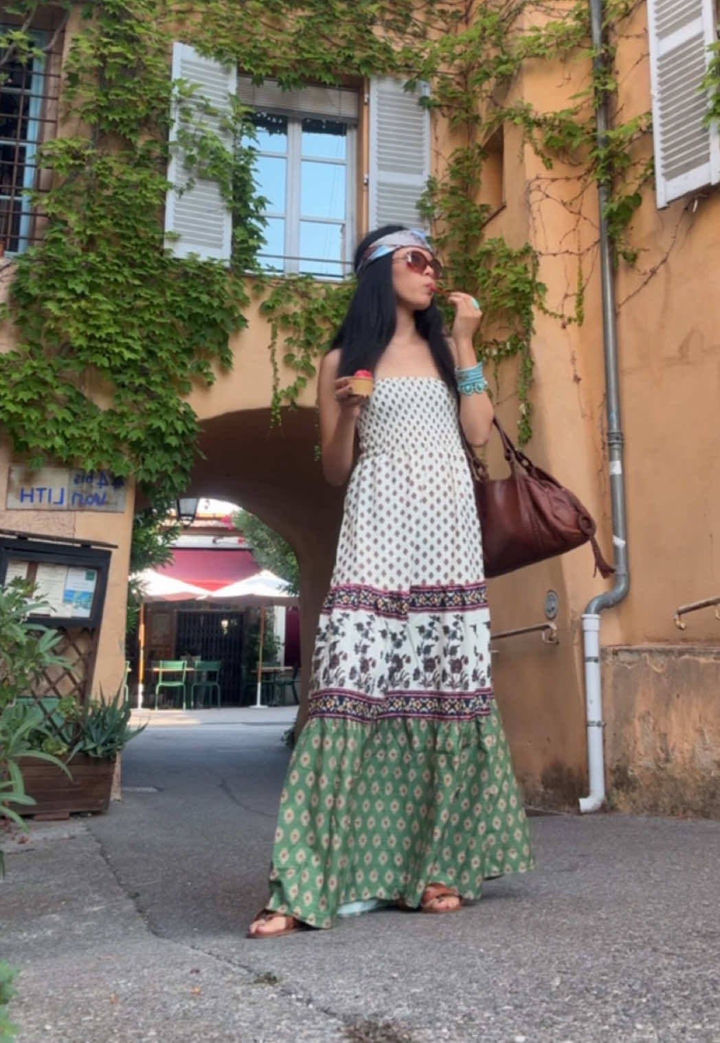 @MOMO