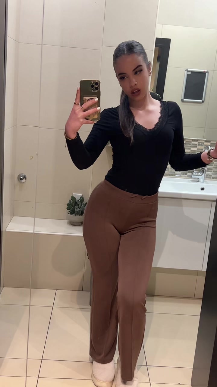 @𝑽𝒂𝒍𝒆💋