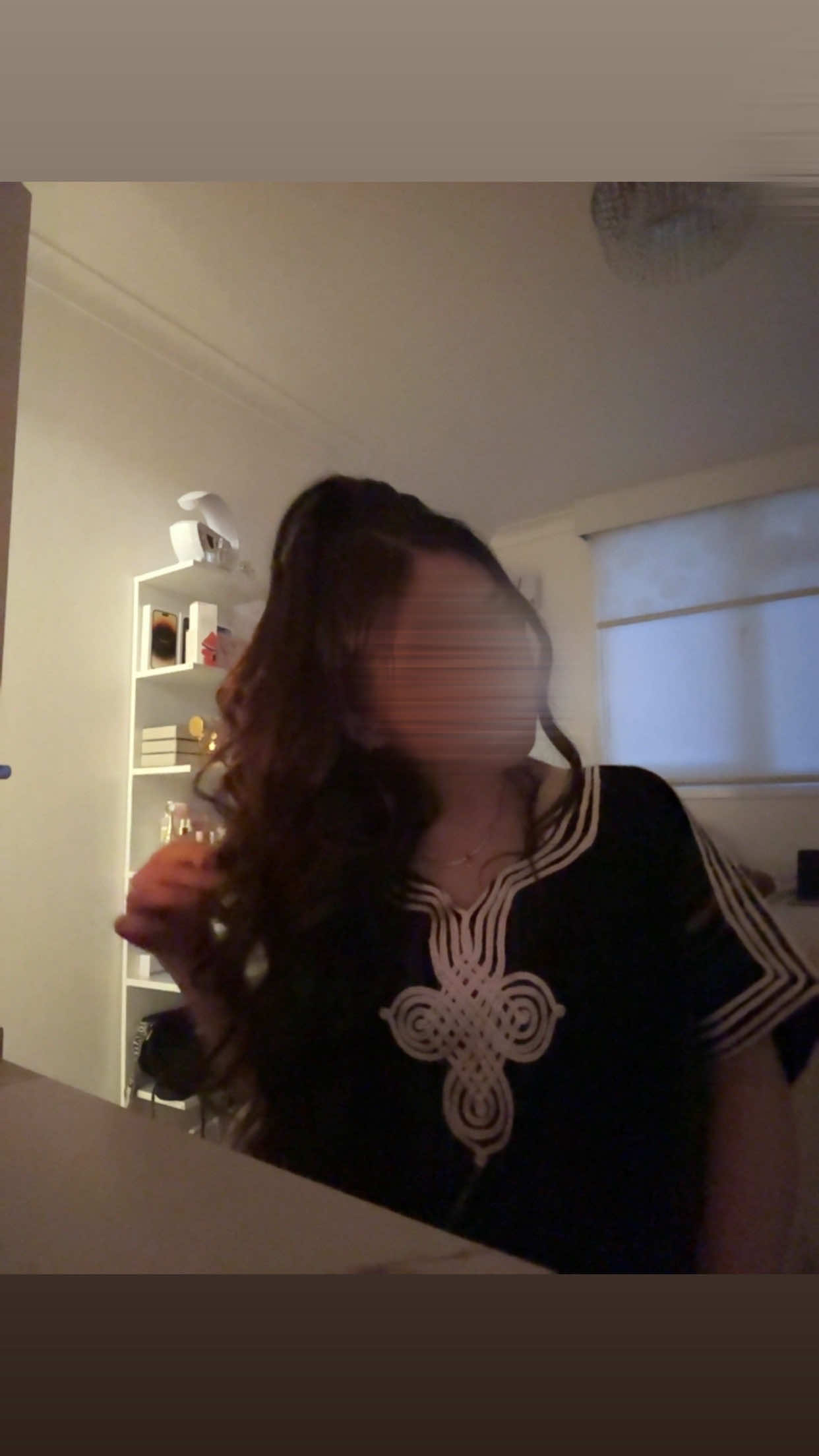 @⃟