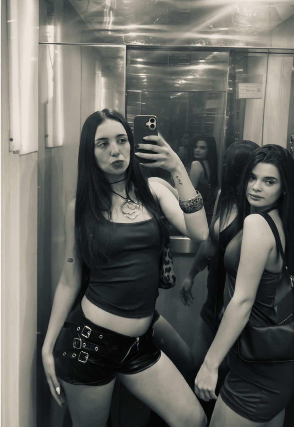 @mora🤎