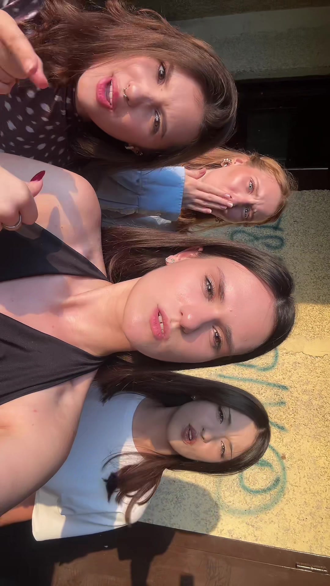@🖤