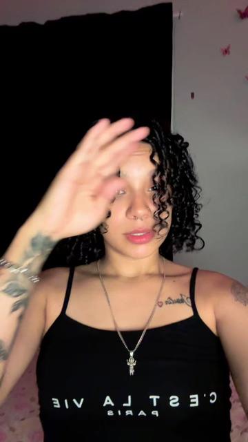 @Rosselyn_24