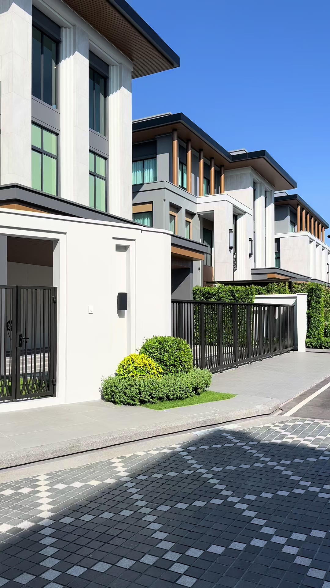 @Luxury Property TH