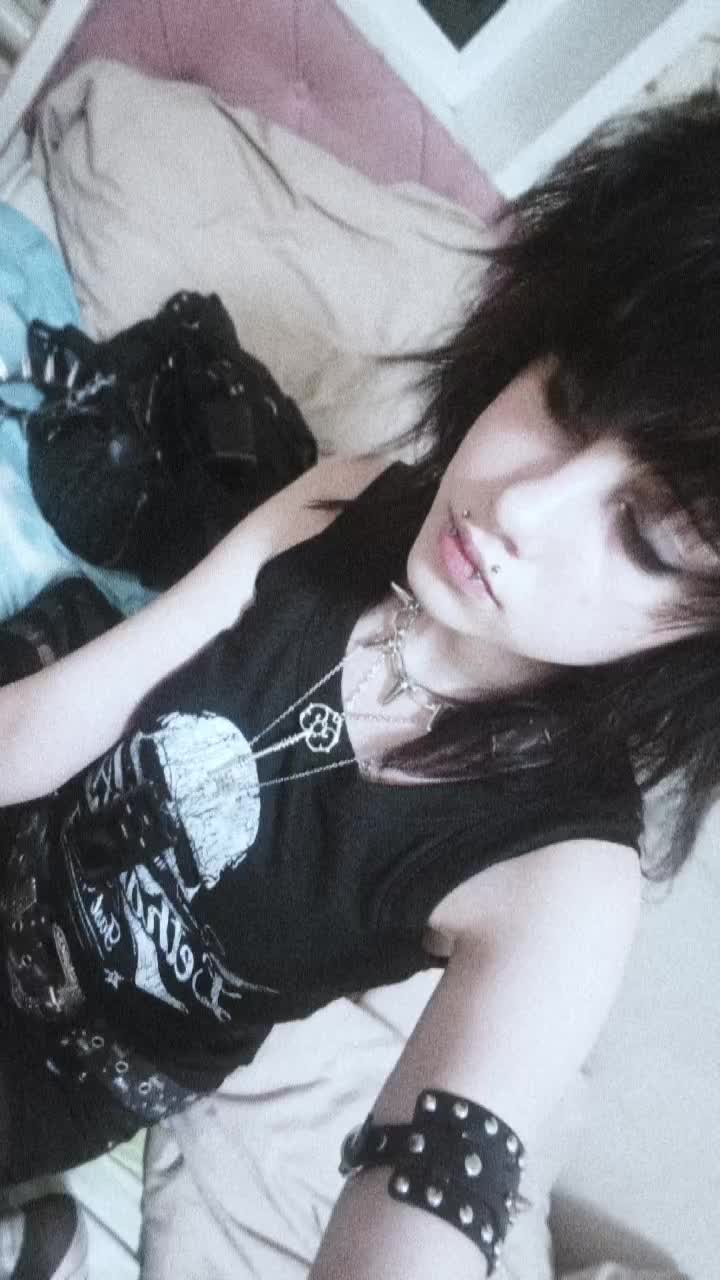 @psych0_g1rl >_<